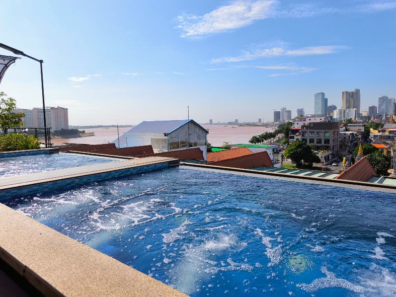the roof top pool at the Ohana Palace Hotel in Phnom Penh